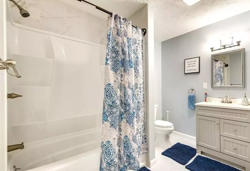 Poconos Vacation Rental W/ Pool & Beach Access!