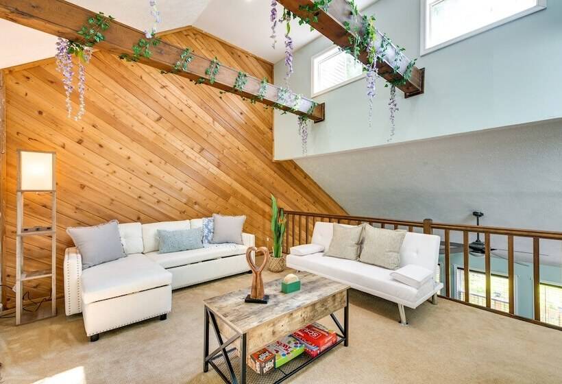 Poconos Vacation Rental W/ Pool & Beach Access!