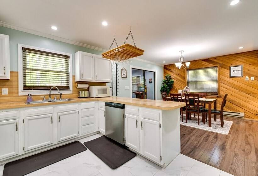 Poconos Vacation Rental W/ Pool & Beach Access!