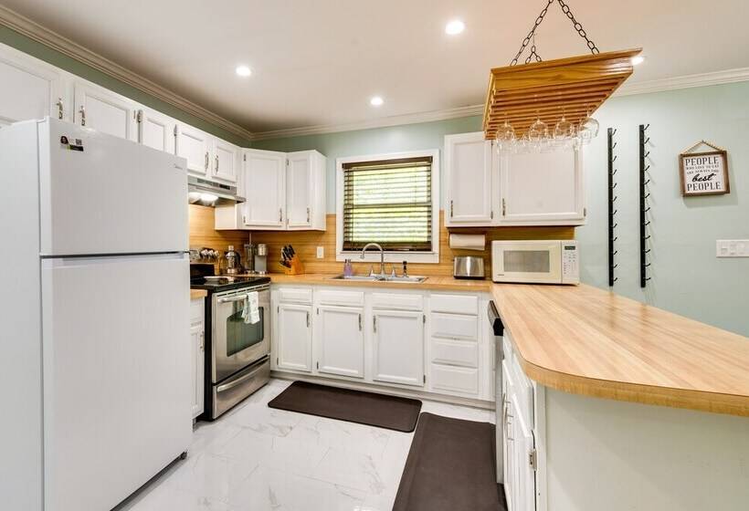 Poconos Vacation Rental W/ Pool & Beach Access!