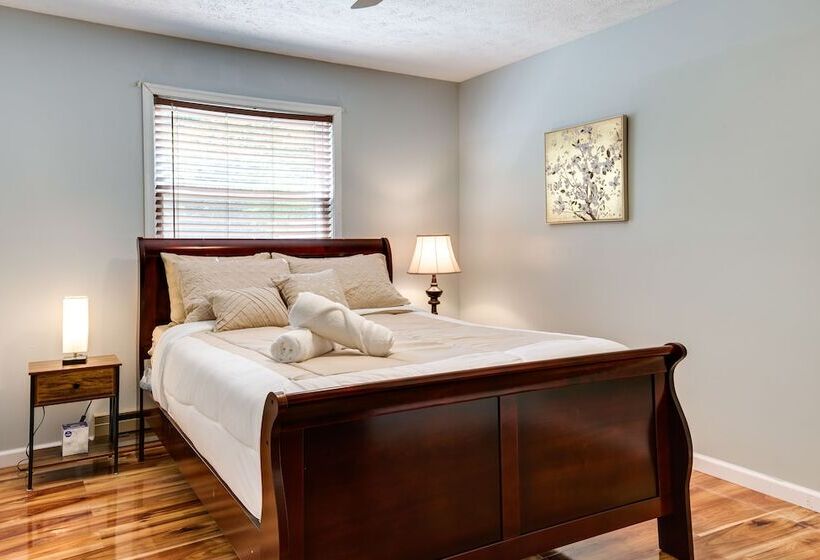 Poconos Vacation Rental W/ Pool & Beach Access!