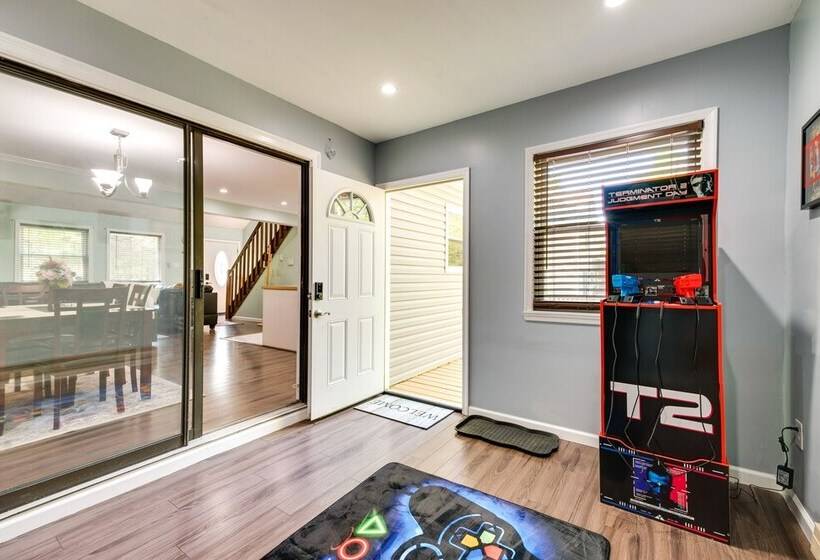 Poconos Vacation Rental W/ Pool & Beach Access!