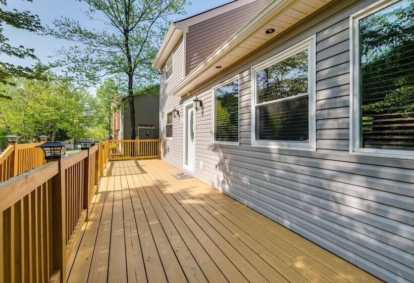 Poconos Vacation Rental W/ Pool & Beach Access!