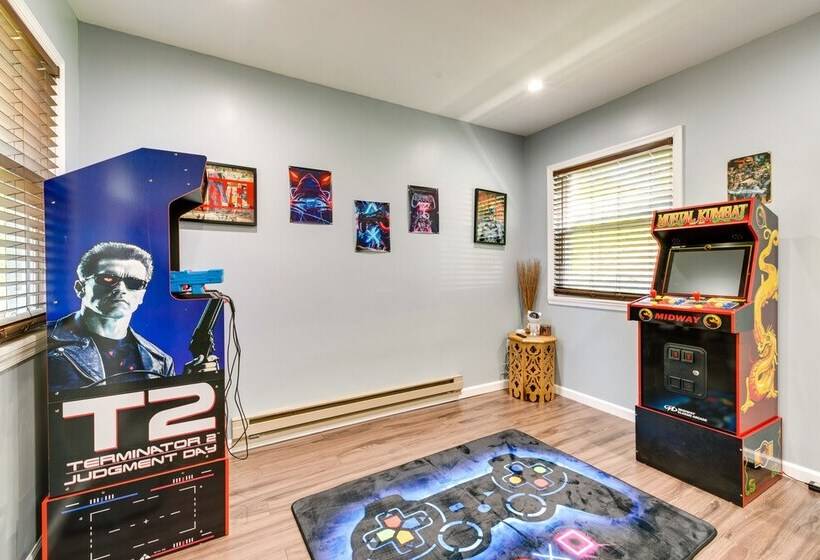 Poconos Vacation Rental W/ Pool & Beach Access!