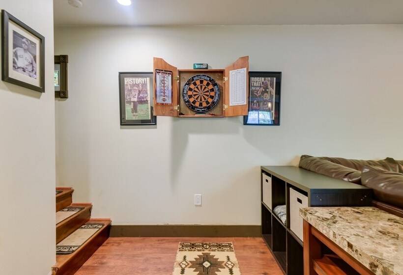 Quaint Naples Cottage: Walk To Trickey Pond & Cove