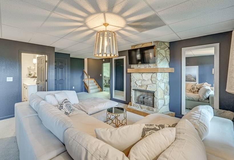 Relaxing Salem House With Boat Slip & Mtn Views!