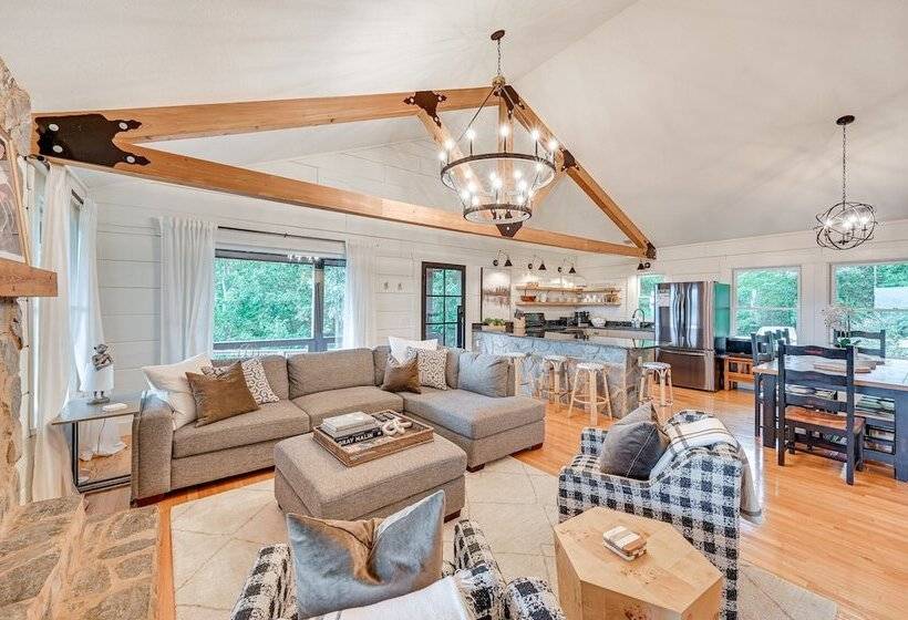 Relaxing Salem House With Boat Slip & Mtn Views!