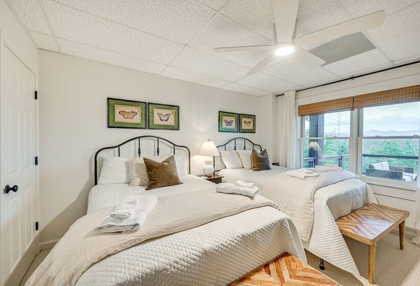 Relaxing Salem House With Boat Slip & Mtn Views!