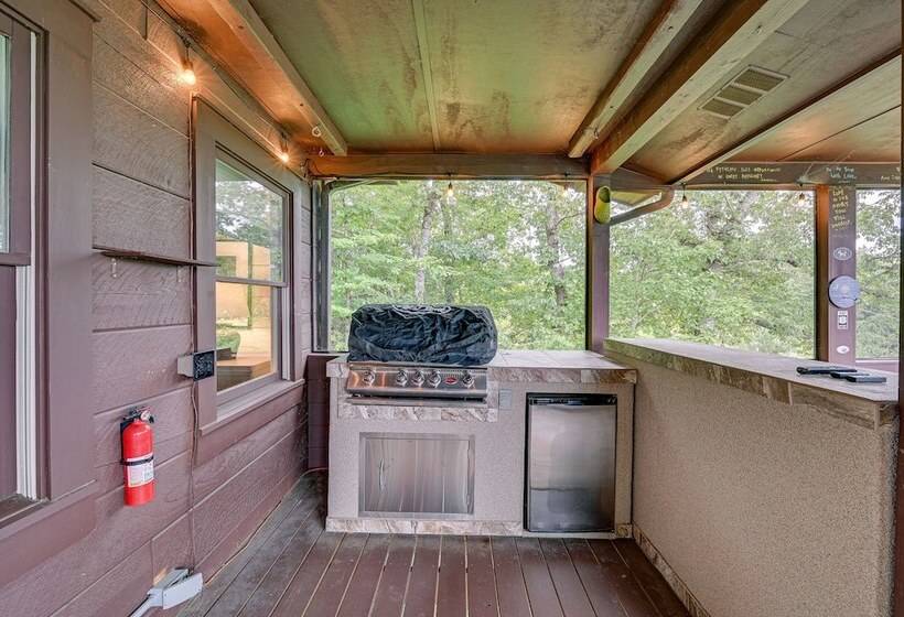 Relaxing Salem House With Boat Slip & Mtn Views!