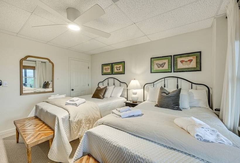 Relaxing Salem House With Boat Slip & Mtn Views!