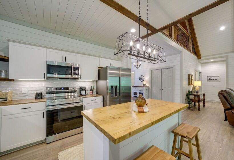 Serene Franklin Cabin With Tessentee Creek Access!