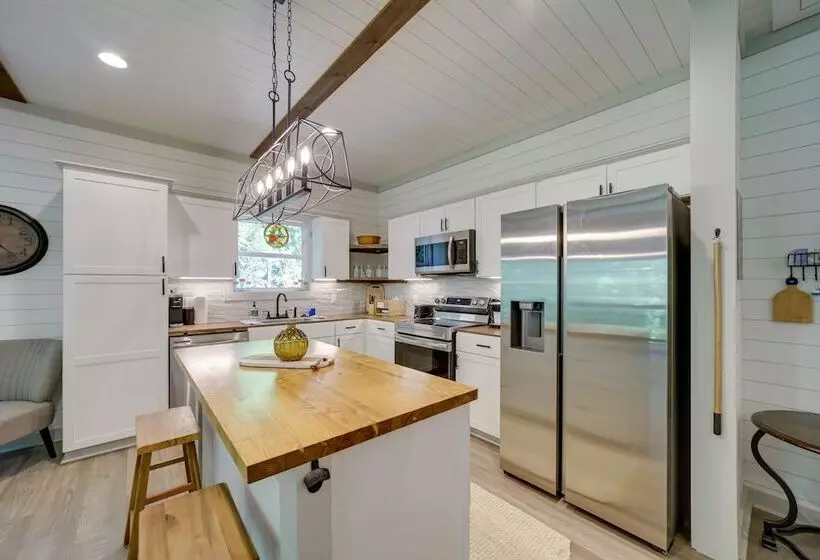 Serene Franklin Cabin With Tessentee Creek Access!