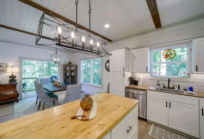 Serene Franklin Cabin With Tessentee Creek Access!