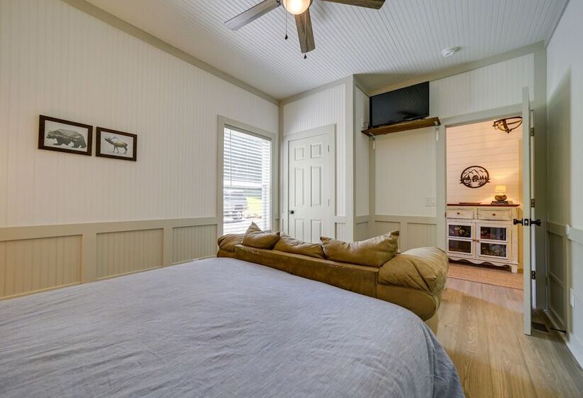 Serene Franklin Cabin With Tessentee Creek Access!