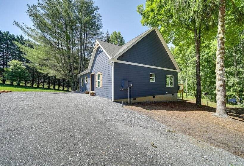 Serene Franklin Cabin With Tessentee Creek Access!