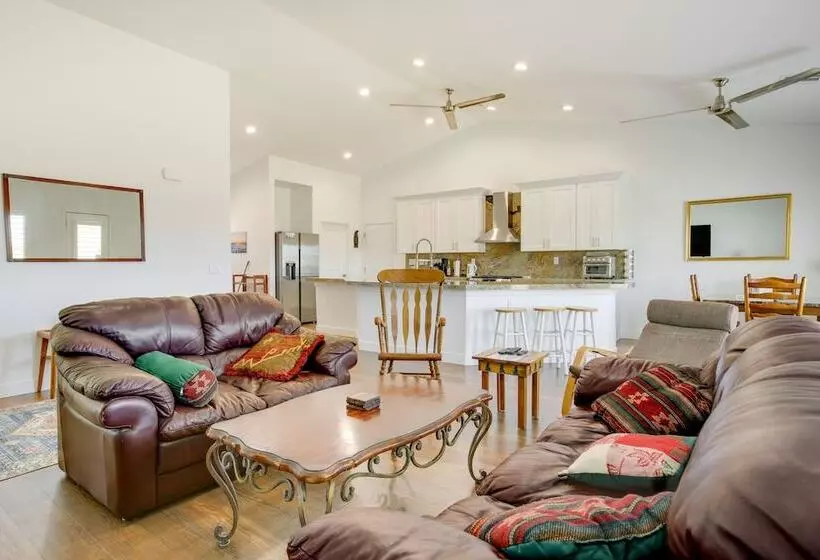 Serene Pahrump Cottage W/ Mountain Views!