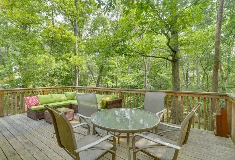 Spacious Massanutten Retreat W/ Hot Tub & Games