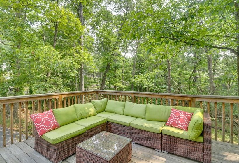 Spacious Massanutten Retreat W/ Hot Tub & Games