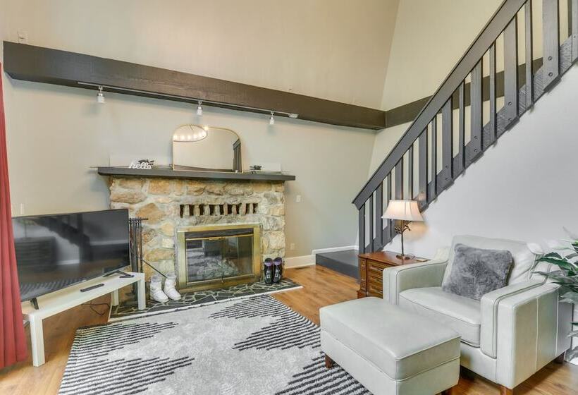 Spacious Massanutten Retreat W/ Hot Tub & Games