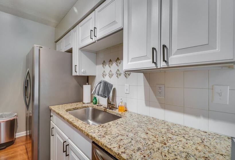 Spacious Massanutten Retreat W/ Hot Tub & Games