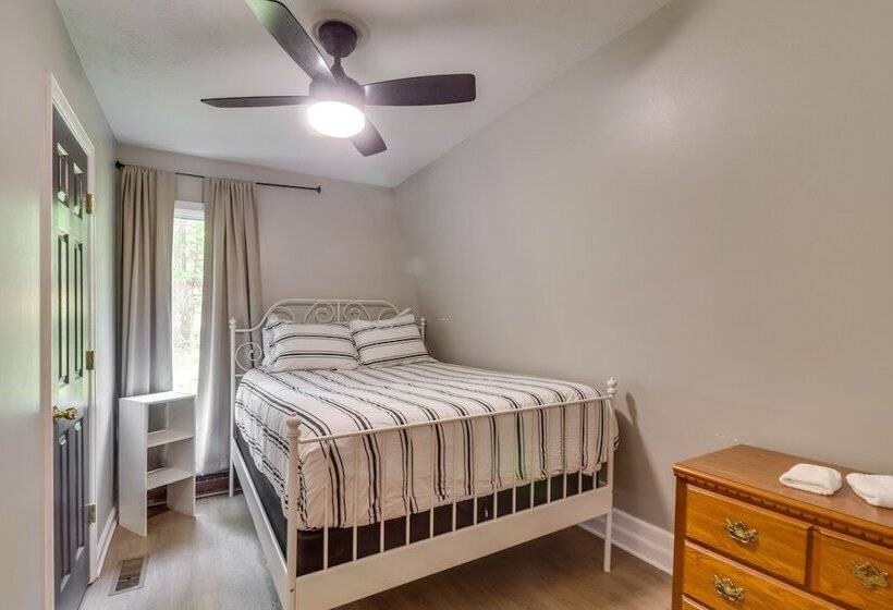 Spacious Massanutten Retreat W/ Hot Tub & Games