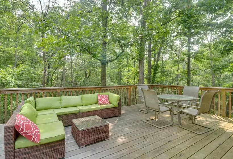Spacious Massanutten Retreat W/ Hot Tub & Games
