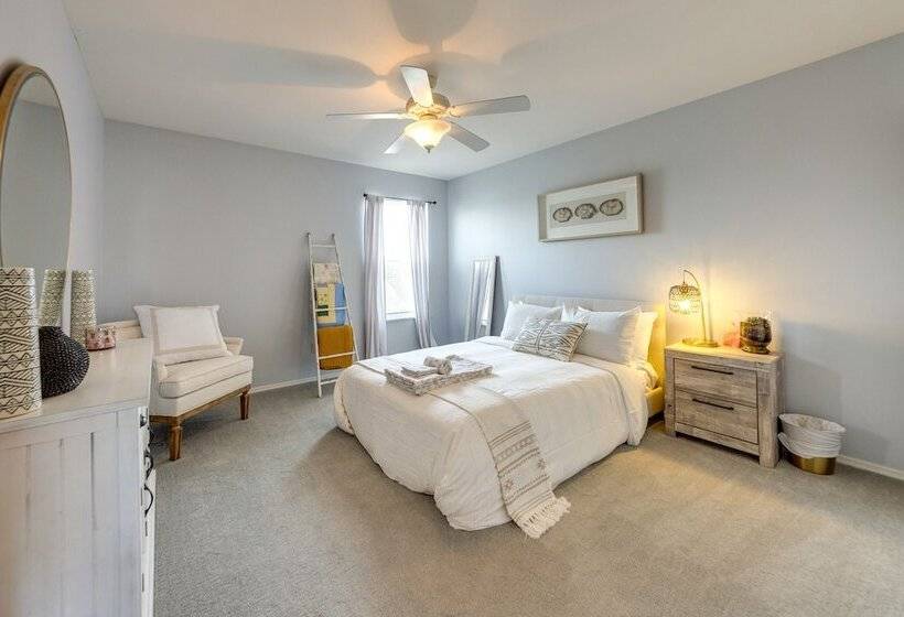 Spacious O Fallon Vacation Home: 30 Mi To St Louis