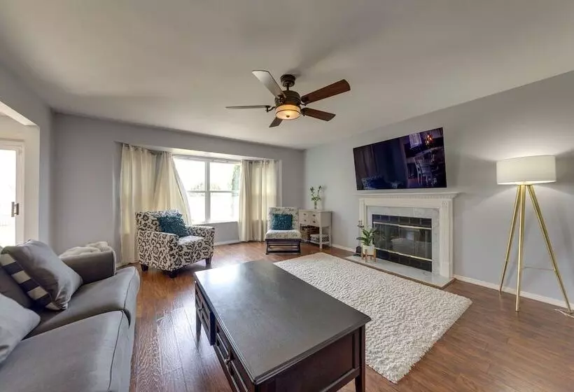 Spacious O Fallon Vacation Home: 30 Mi To St Louis