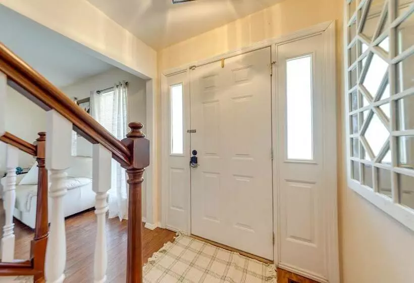 Spacious O Fallon Vacation Home: 30 Mi To St Louis