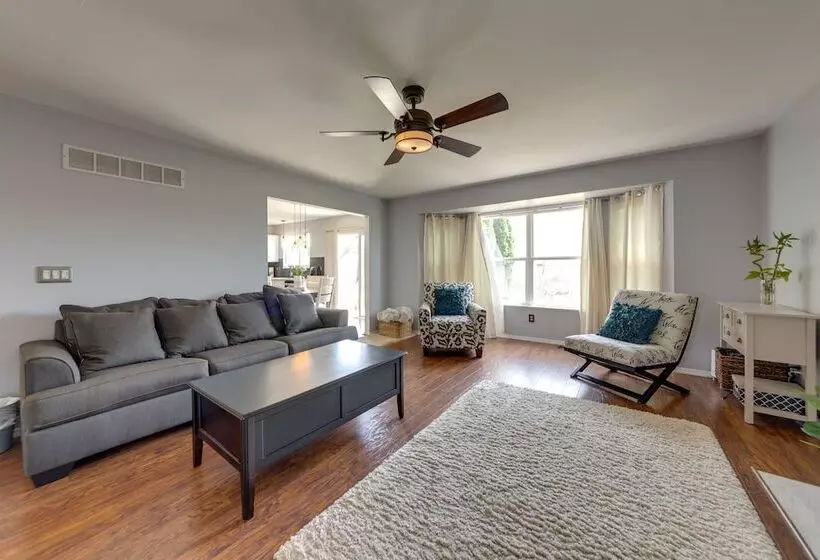 Spacious O Fallon Vacation Home: 30 Mi To St Louis