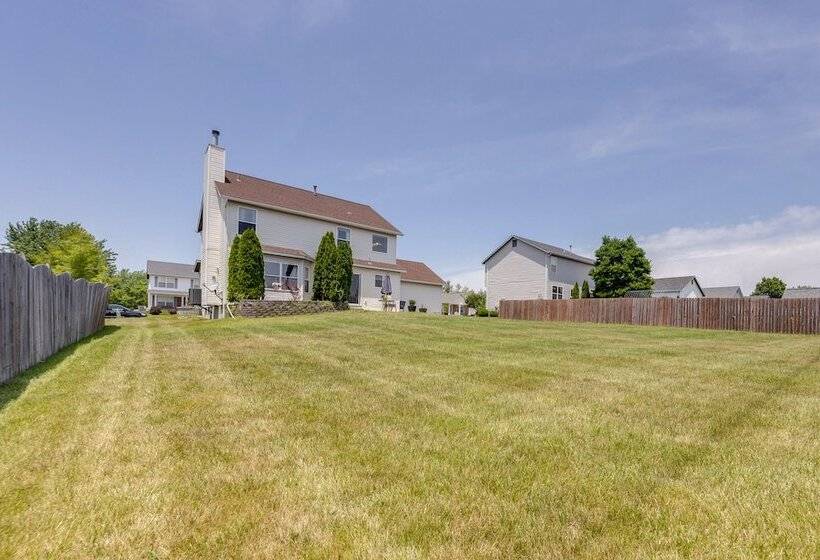 Spacious O Fallon Vacation Home: 30 Mi To St Louis