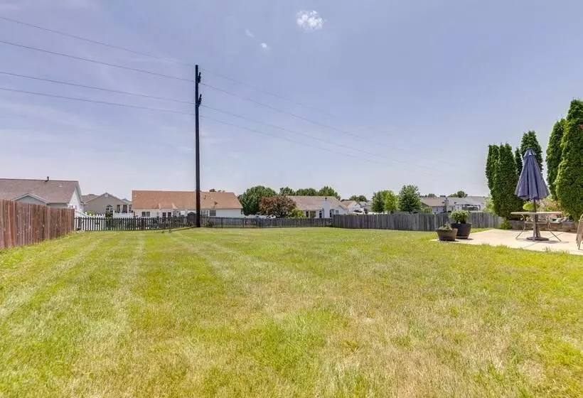 Spacious O Fallon Vacation Home: 30 Mi To St Louis