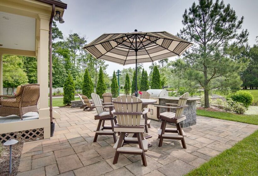 Spacious Ocean View Vacation Home W/ Backyard!