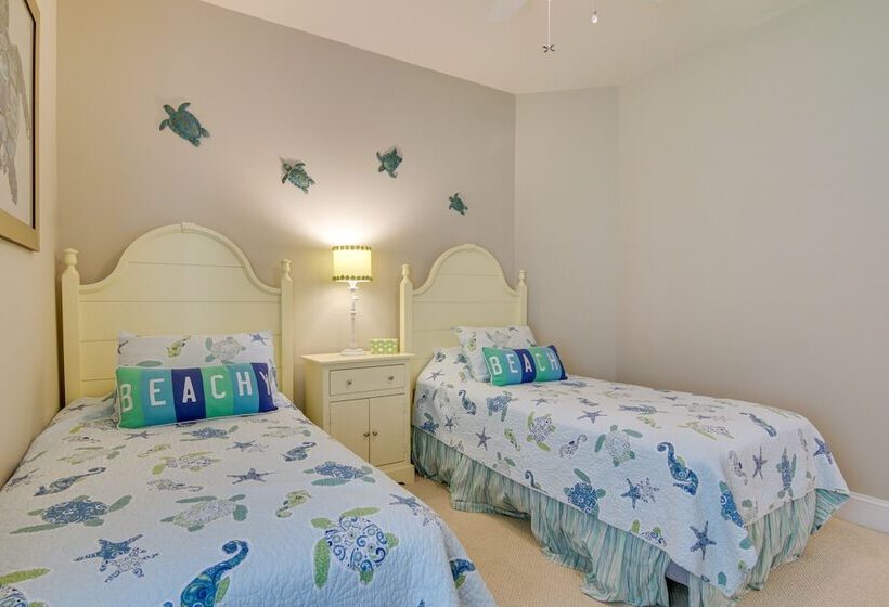 Spacious Ocean View Vacation Home W/ Backyard!