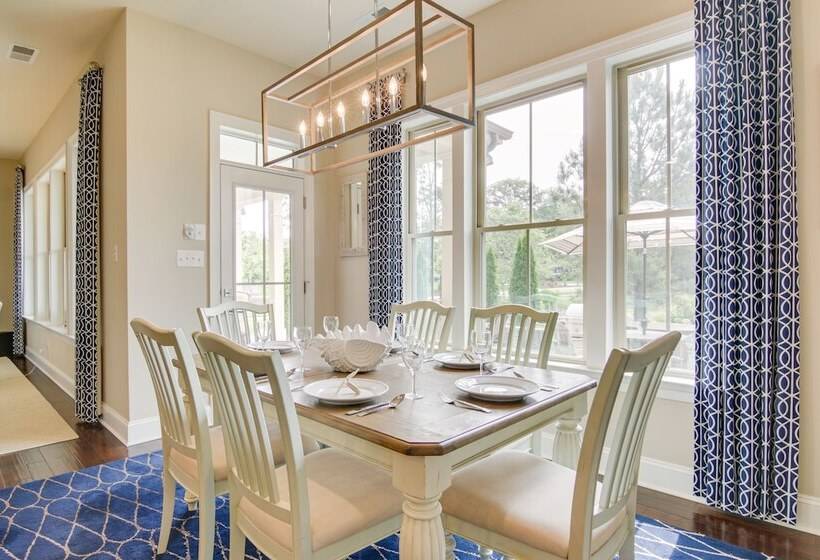 Spacious Ocean View Vacation Home W/ Backyard!