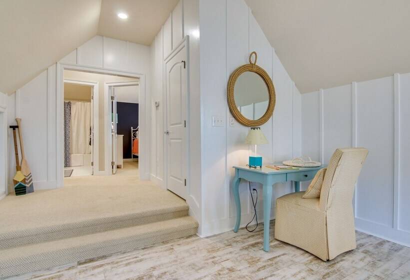 Spacious Ocean View Vacation Home W/ Backyard!