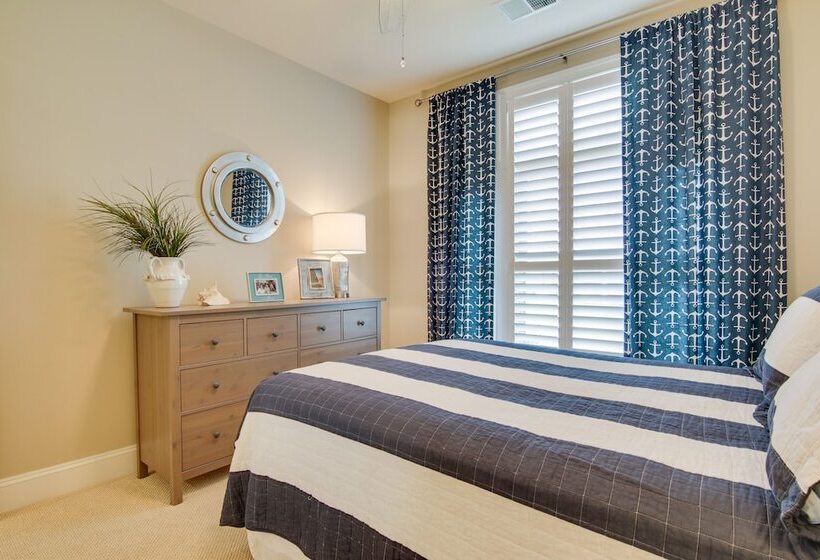 Spacious Ocean View Vacation Home W/ Backyard!