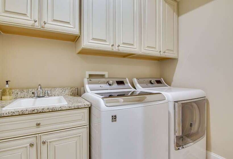 Spacious Ocean View Vacation Home W/ Backyard!