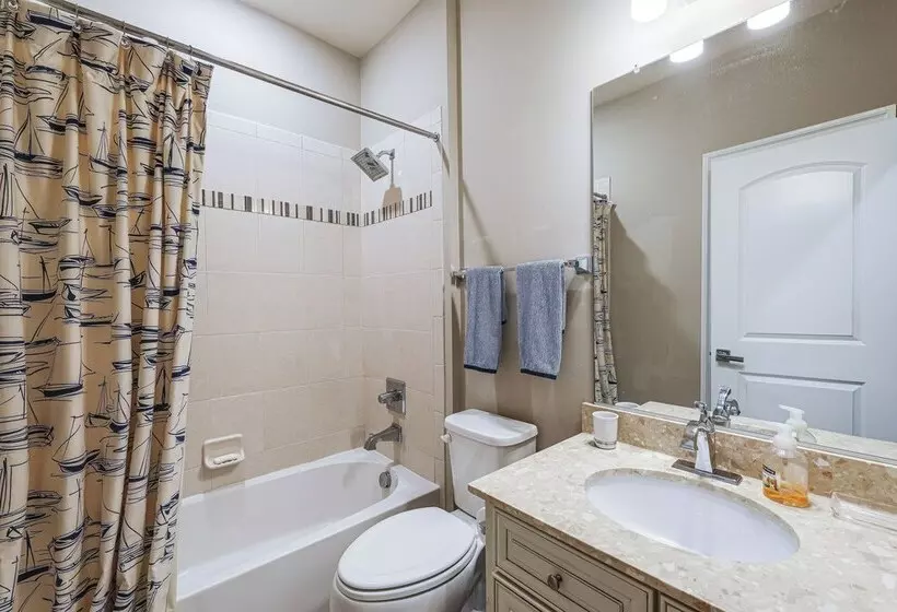 Spacious Ocean View Vacation Home W/ Backyard!
