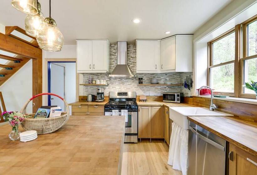 Stunning Custom Marble Home W/ Mountain Views