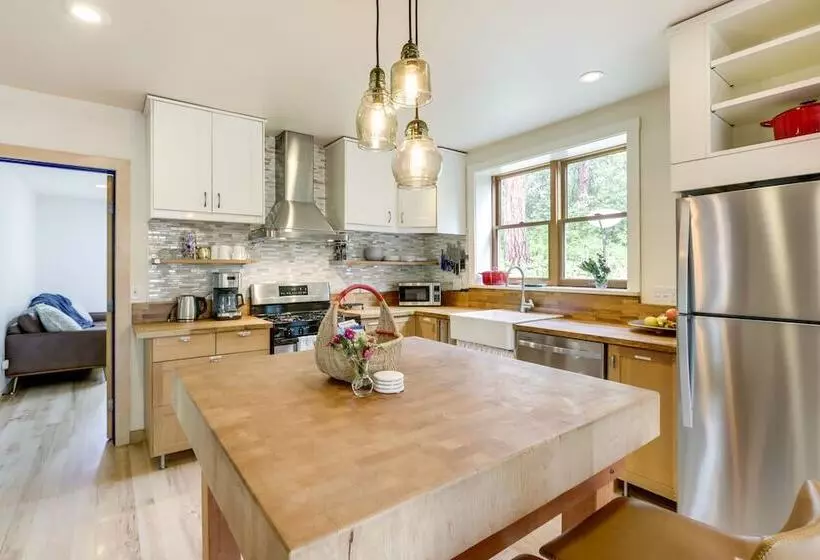 Stunning Custom Marble Home W/ Mountain Views