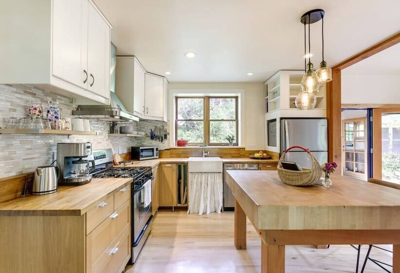 Stunning Custom Marble Home W/ Mountain Views