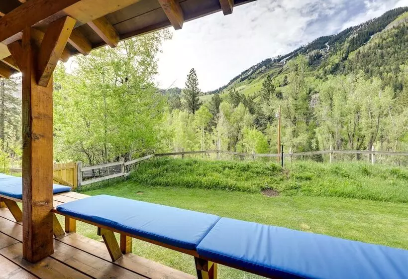 Stunning Custom Marble Home W/ Mountain Views