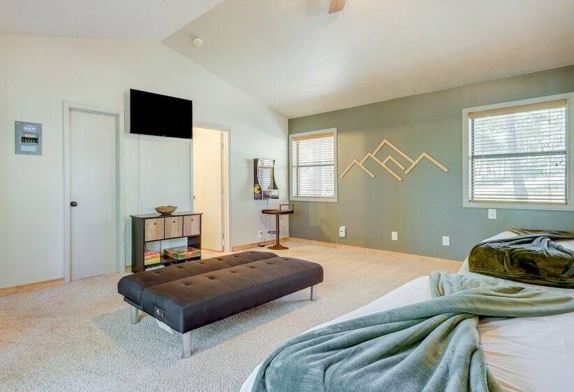 Stylish Angel Fire Cabin W/ Deck 2 Mi To Ski Mtn