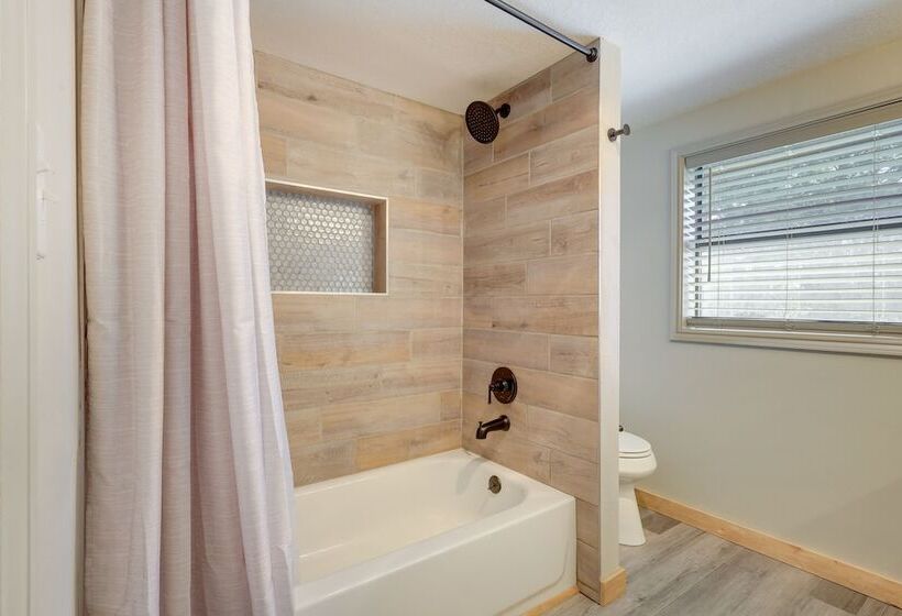 Stylish Angel Fire Cabin W/ Deck 2 Mi To Ski Mtn