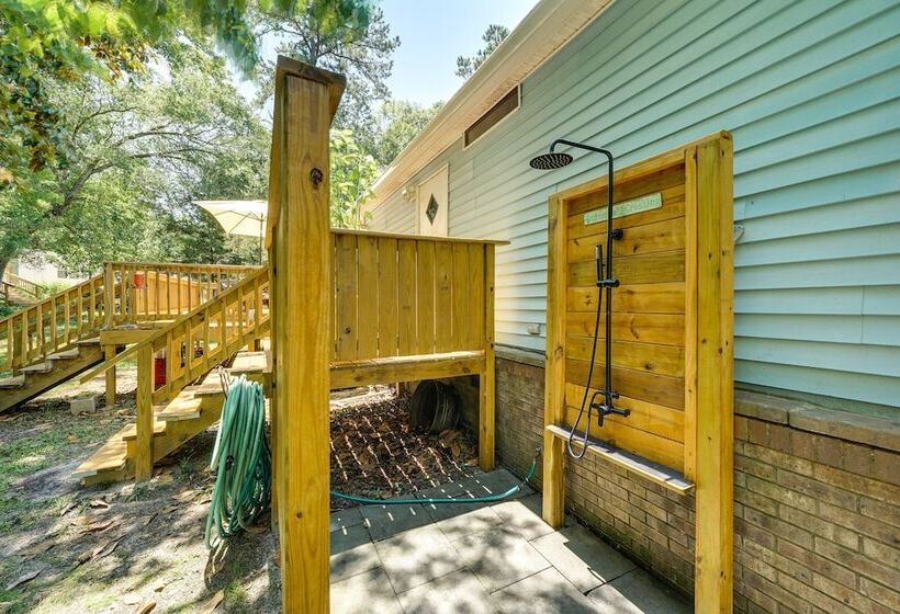 Sunny Bolivia Home W/ Spacious Yard!