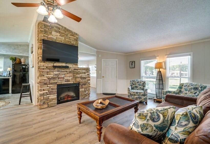 Sunny Bolivia Home W/ Spacious Yard!