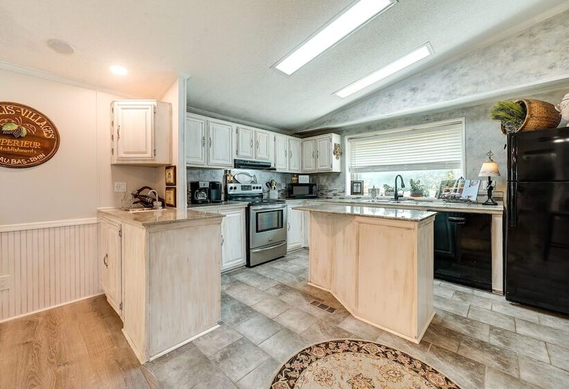 Sunny Bolivia Home W/ Spacious Yard!