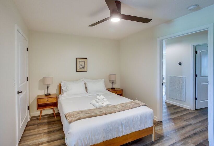 Private Pool & Hot Tub: Expansive Cedar Hill Home