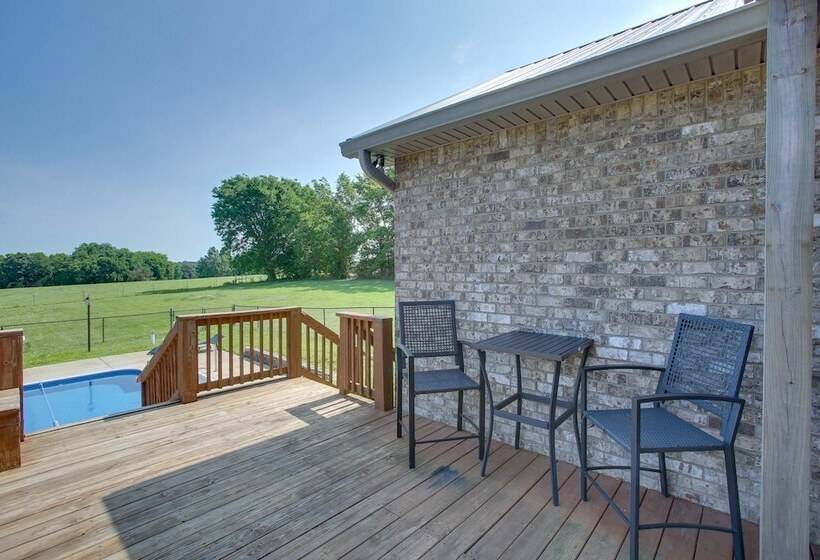 Private Pool & Hot Tub: Expansive Cedar Hill Home